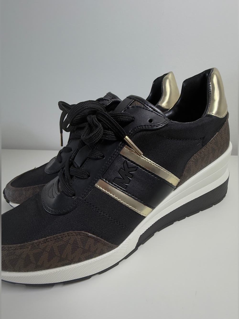 Michael Kors Mabel Trainer Black Gold Sneakers Size 10